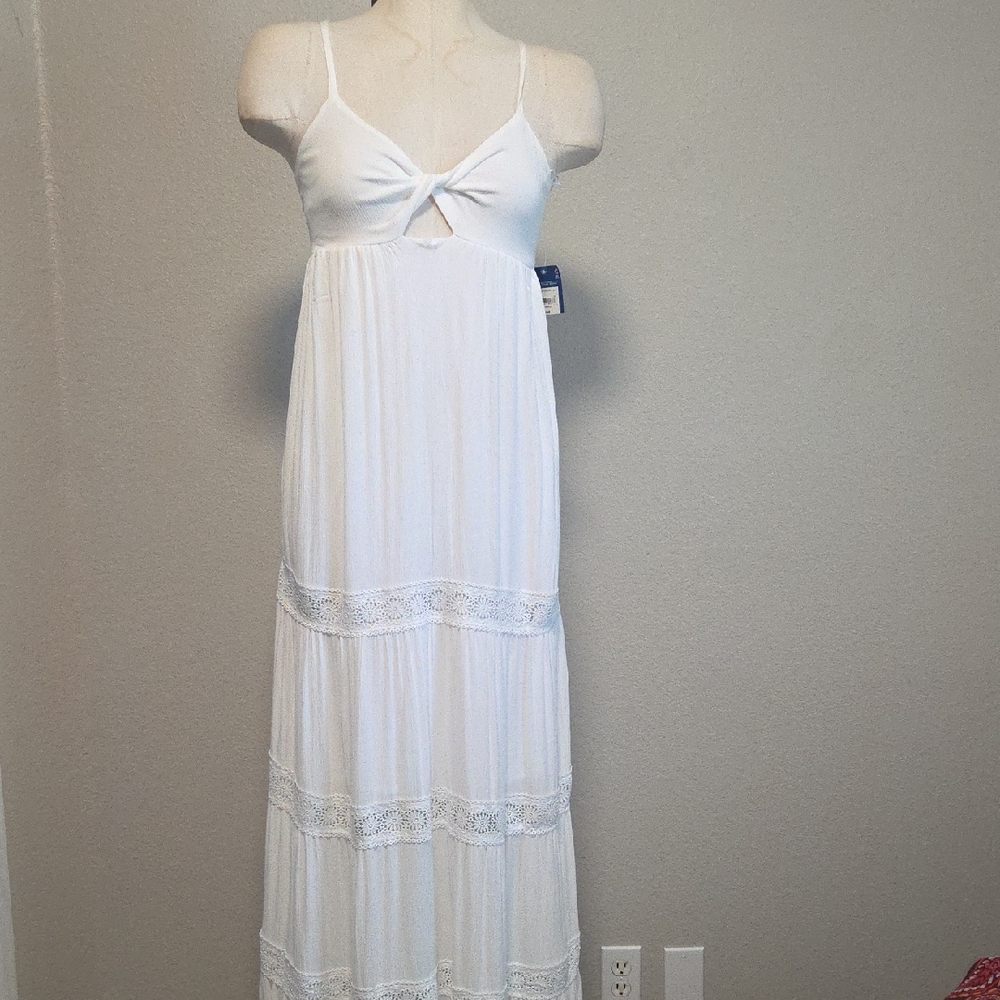 Arizona Jean Company Elegant White Lace Maxi Dress